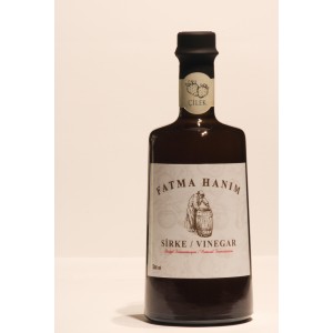 FATMA HANIM  Çilek Sirkesi 500 ml / Meşe Fıçılarında Doğal Fermantasyon